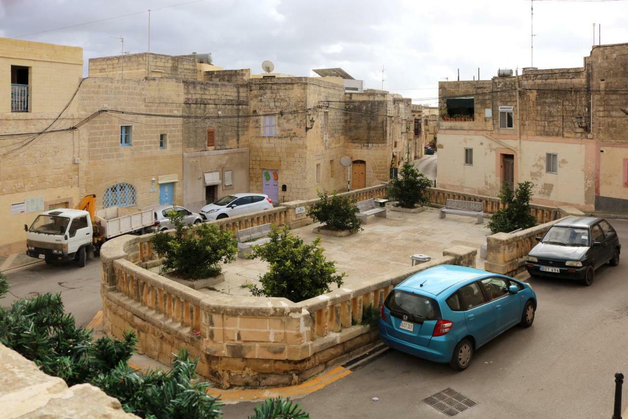 Villa 5 Minute Walk From Malta Airport Gudja Exterior foto